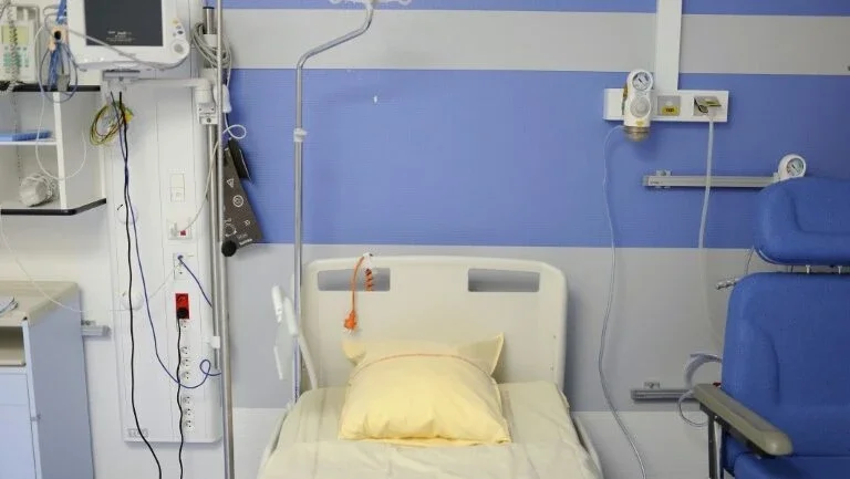 Testes genéticos costumam ser negligenciados a mulheres com risco de câncer