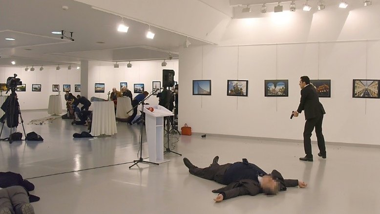Embaixada russa na Turquia condena prêmio a foto de assassino de embaixador
