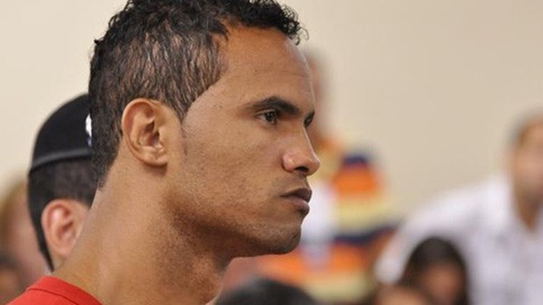 Erro da Justiça impede que mandado de prisão contra goleiro Bruno seja cumprido