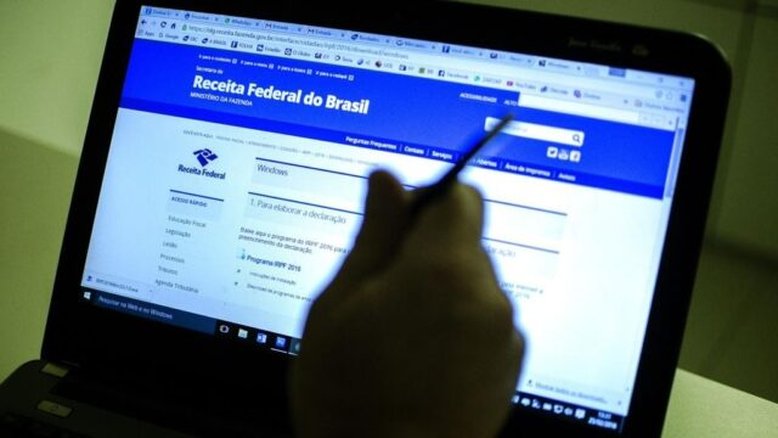 Receita começa hoje a enviar cartas a contribuintes na malha fina