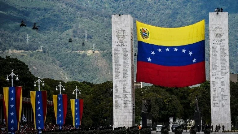 Entenda por quê militares venezuelanos apoiam Maduro