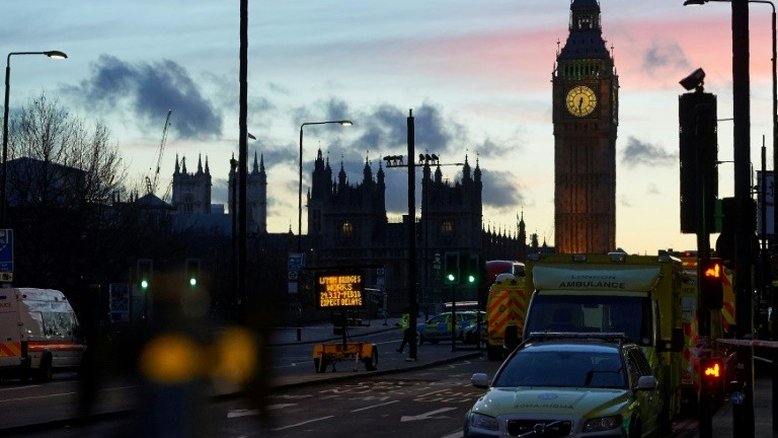 Atentado de Londres: duas pessoas 'entre a vida e a morte' (polícia)