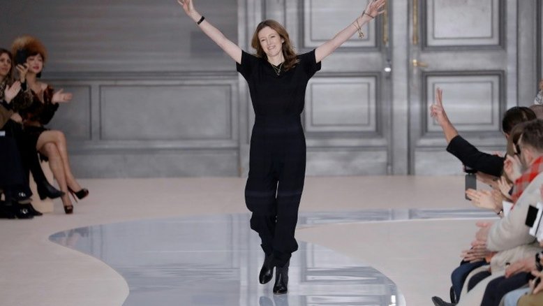 Britânica Clare Waight Keller assume estilo da Givenchy