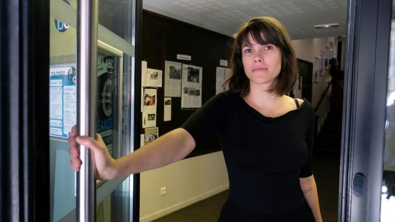 Brasileira Fernanda Pessoa fala sobre atração de mulheres pelo documentário