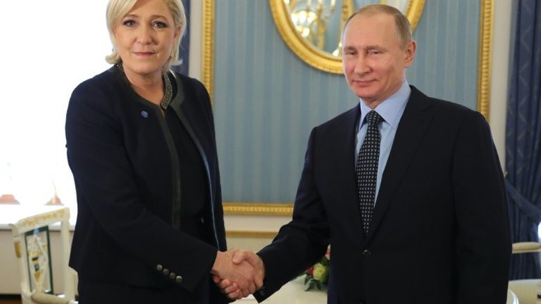 Presidente russo recebe líder da extrema direita francesa Marine Le Pen