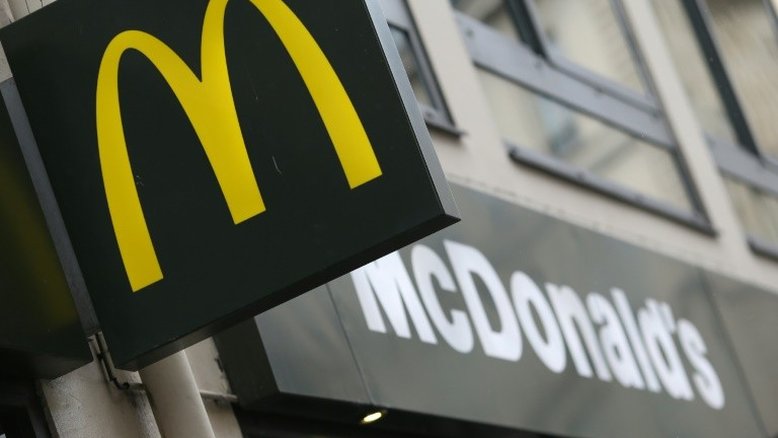 Cliente do McDonald's na Índia encontra lagarto morto nas batatas fritas