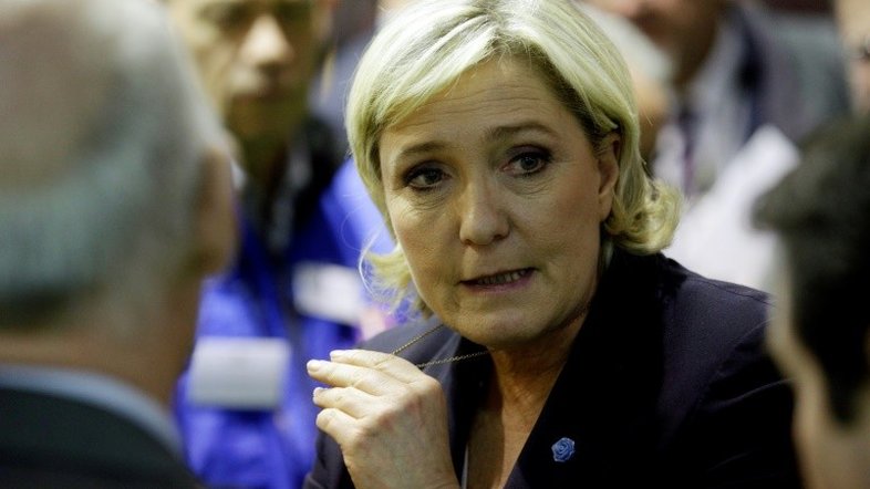 Marine Le Pen pode perder imunidade parlamentar por tuítes do EI