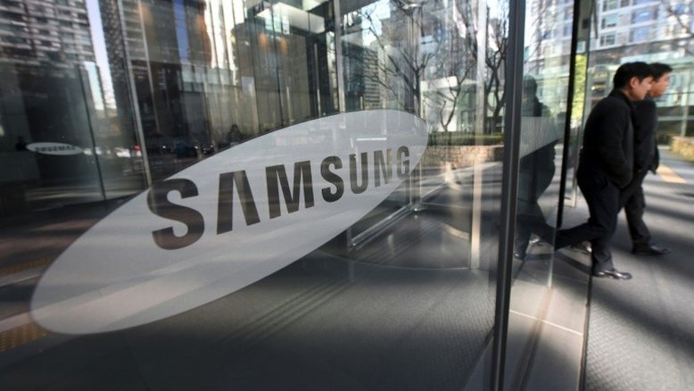 Samsung apresenta seu novo smartphone com assistente virtual