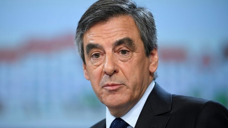 François Fillon indiciado a 40 dias das eleições na França
