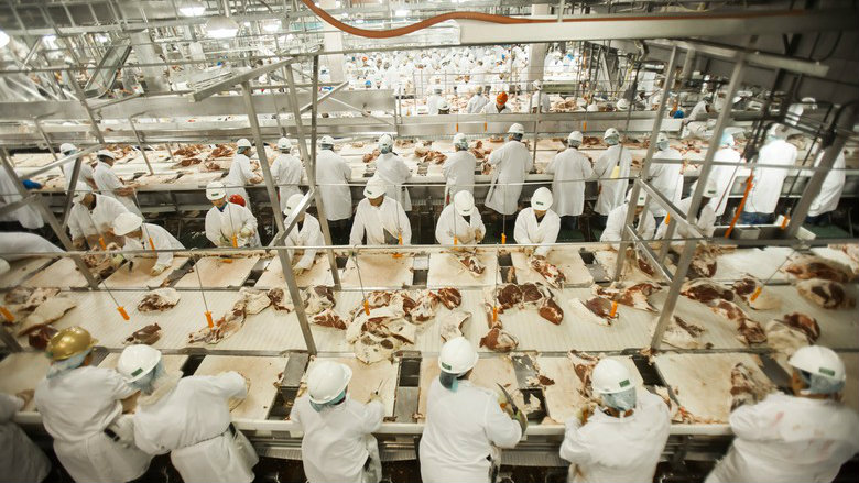 JBS suspende produção de carne bovina em 33 das 36 unidades que tem no Brasil