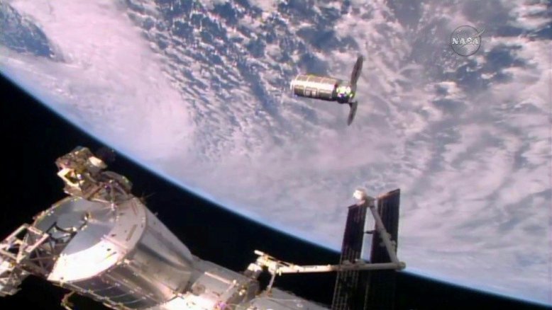 Nasa lança foguete com provisões para estação espacial