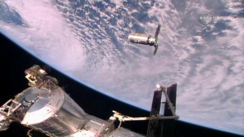 Nasa lança foguete com provisões para estação espacial
