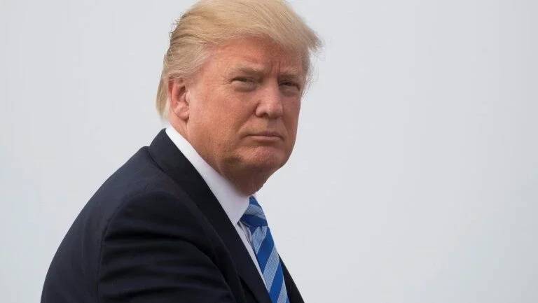 Trump ataca importações de aço dos EUA e cita defesa nacional
