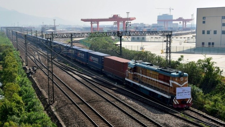 Chega à China o primeiro trem direto de Londres