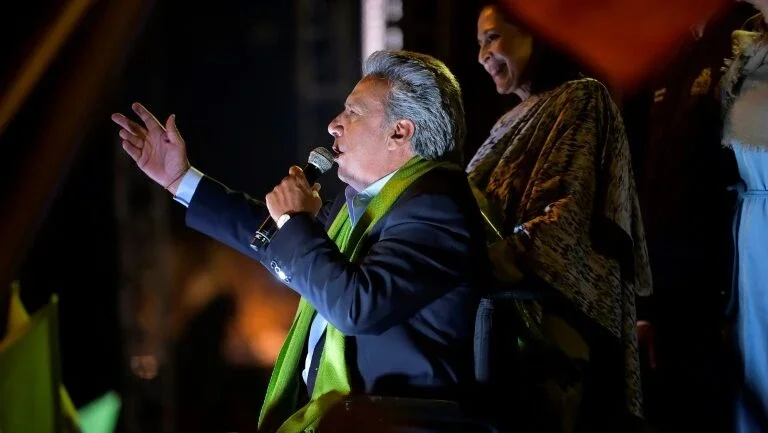 Conselho Eleitoral anuncia vitória do socialista Lenín Moreno no Equador