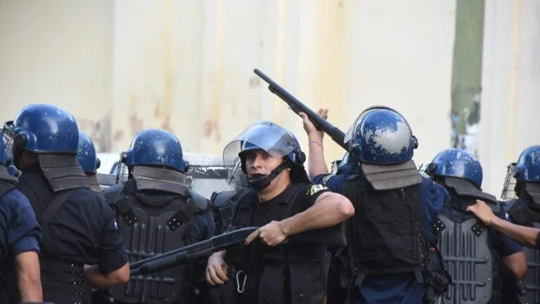 Polícia mata três autores do 