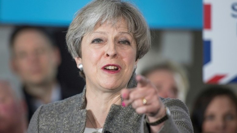 Theresa May diz não estar em 'outra galáxia' nas negociações do Brexit