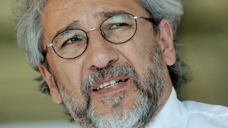 Jornalista denuncia 'estado de detenção' na Turquia após expurgos