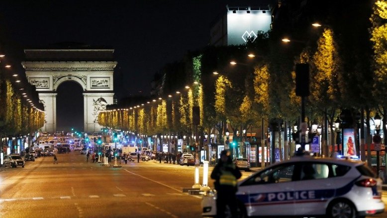 Champs Elysées, símbolo de Paris e de celebrações populares
