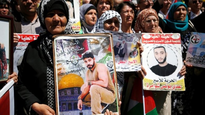 Israel: palestinos pedem à Cruz Vermelha para mediar greve de fome de presos