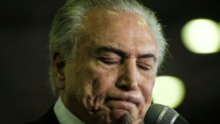 Cansados da corrupção, os brasileiros se voltam para os candidatos 