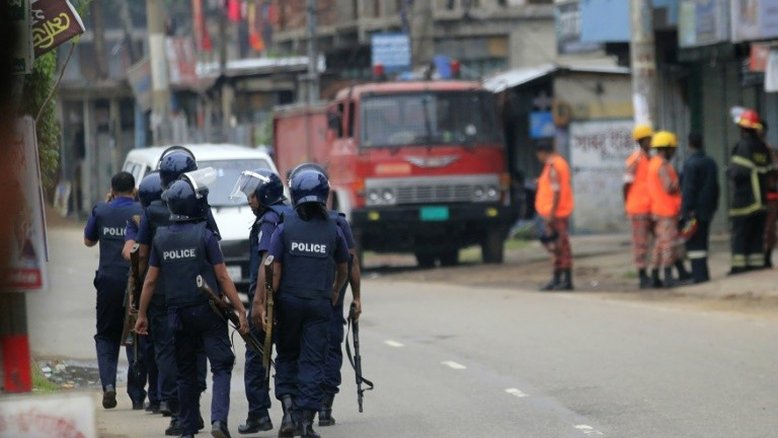 Quatro extremistas detonam seus explosivos em Bangladesh