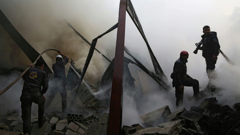 Rebeldes sírios pedem que combatentes incendeiem fronts após ataque químico