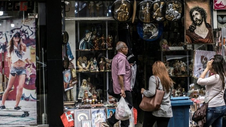 Coptas do Egito celebram a Sexta-Feira Santa em luto