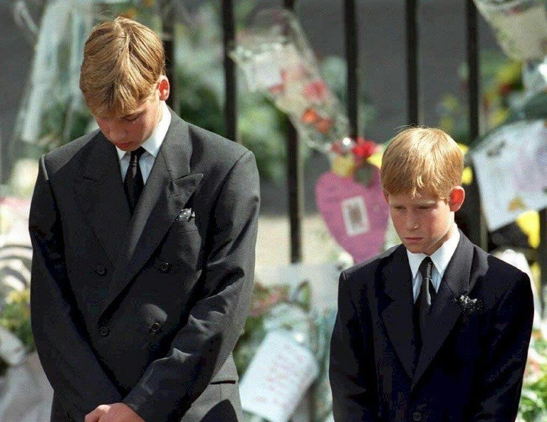 25 anos após sua morte, a vida da princesa Diana continua sendo celebrada 9 25 anos após sua morte, a vida da princesa Diana continua sendo celebrada