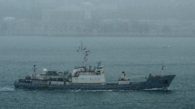 Navio russo afunda em colisão no Mar Negro, mas tripulação é resgatada