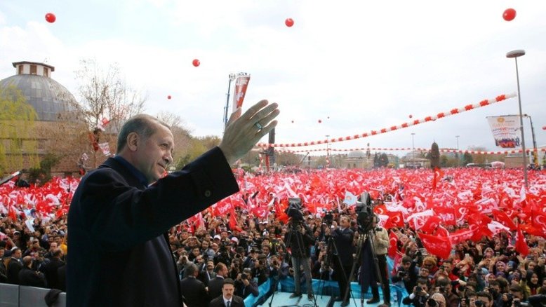 Campanha pelo referendo na Turquia entra em sua reta final