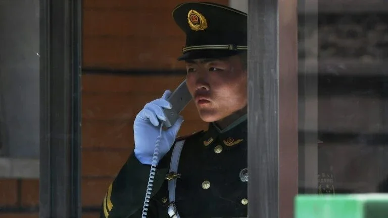 China oferece recompensas de até 68 mil euros a quem denunciar espiões