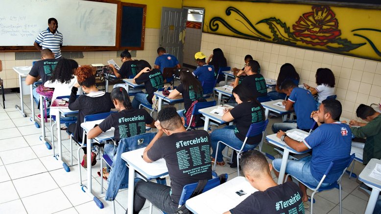 Educação já: uma exigência!