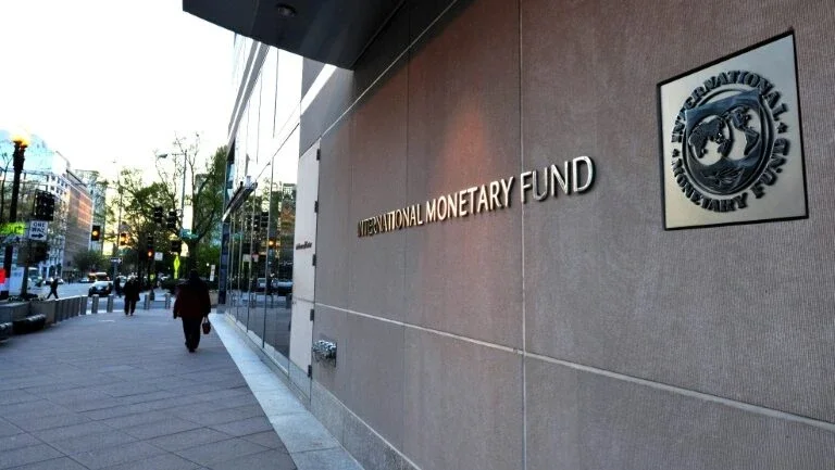 FMI otimista, apesar da ameaça de uma 