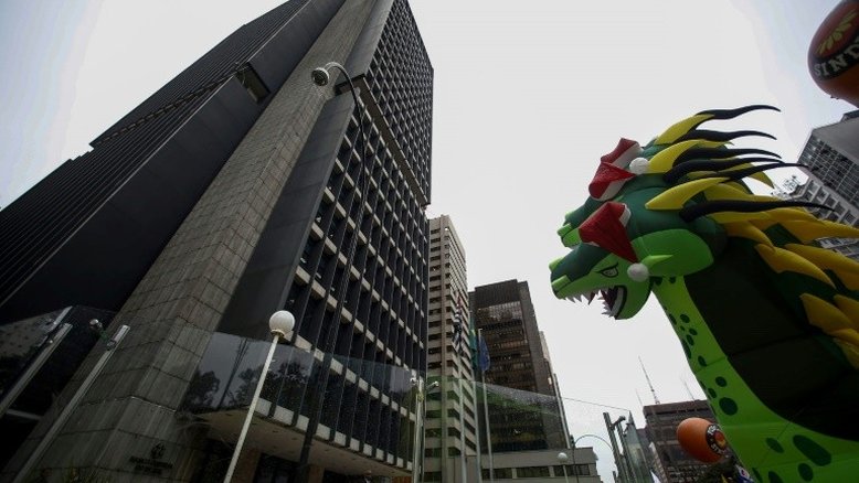 Banco Central deve cortar Selic em 1 pp em abril, apostam analistas
