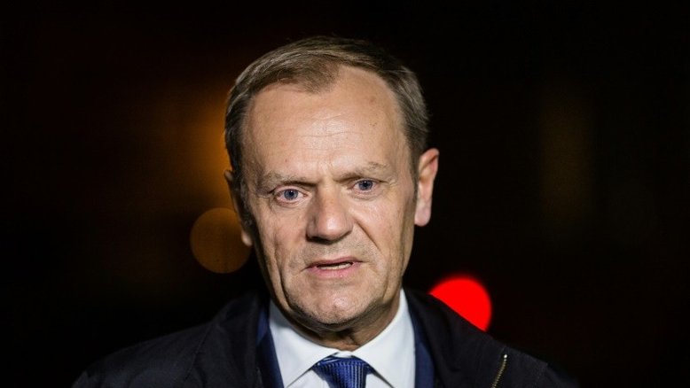 Londres deve encerrar divórcio com UE antes de falar de comércio, diz Tusk