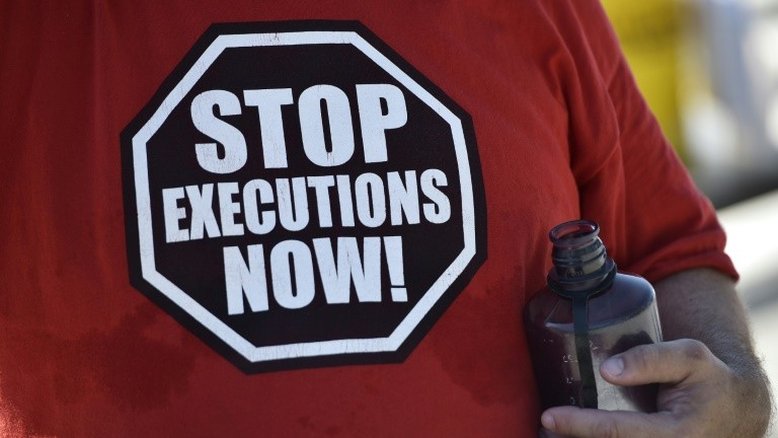 Réu executado nos EUA teria sofrido 'convulsões horríveis'