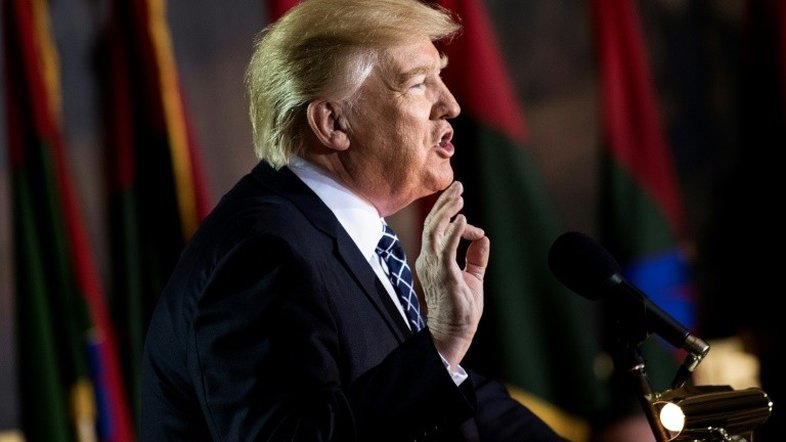 Trump alerta que deixará Nafta se não houver 'acordo justo'