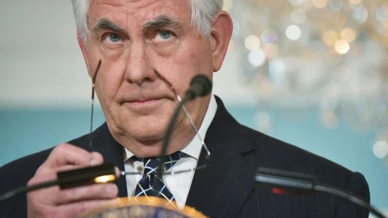 Tillerson: ações da Rússia na Ucrânia dificultam relação com EUA
