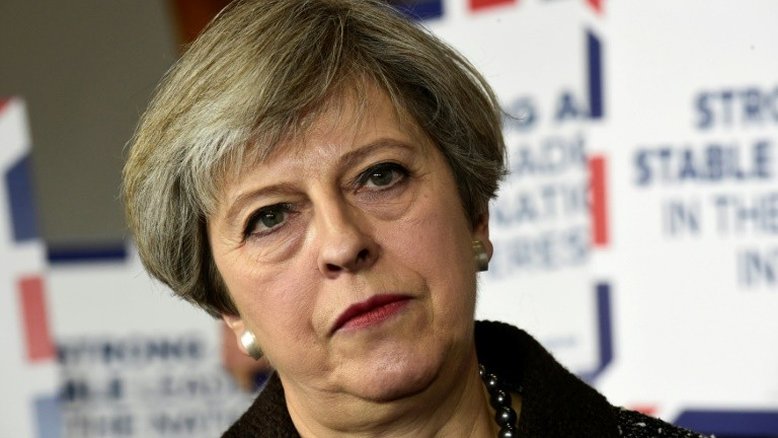 May diz que UE 'está unida contra nós' nas negociações do Brexit