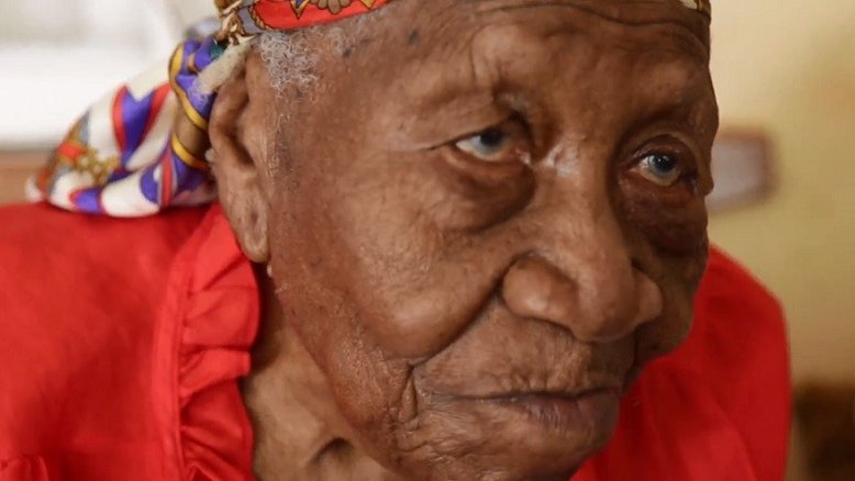 Jamaicana de 117 anos se torna a pessoa mais velha do mundo