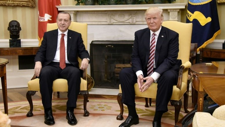 Trump e Erdogan prometem aproximação após encontro na Casa Branca