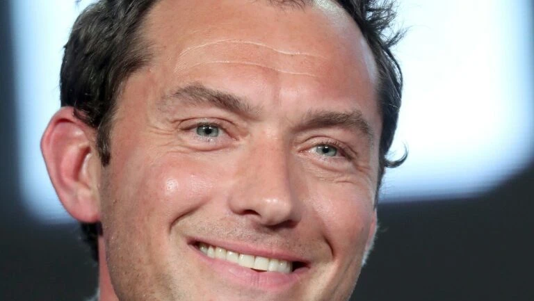 Jude Law, protagonista de "The Young Pope" quer conhecer Francisco