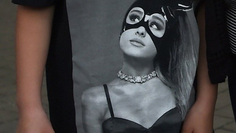 Ariana Grande, favorita dos adolescentes, é atingida por tragédia