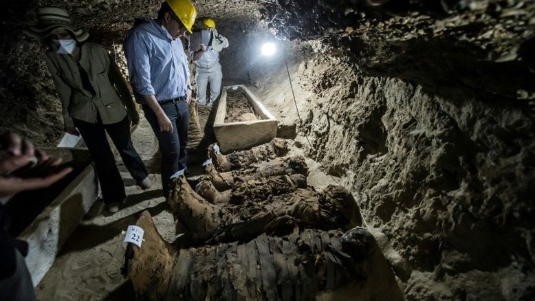 Dezessete múmias descobertas no centro do Egito