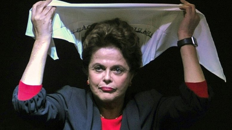 Dilma recebe lenço branco das Mães da Praça de Maio