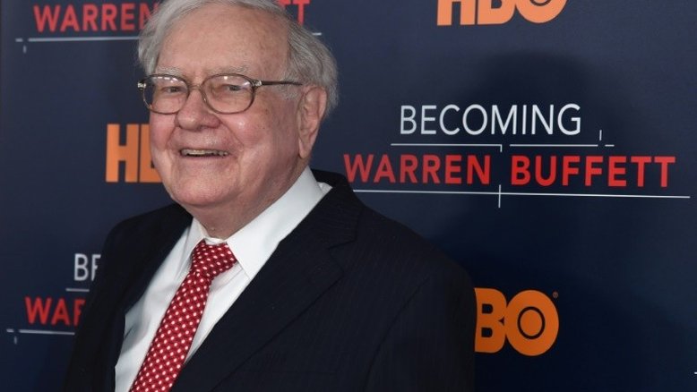 Magnata Warren Buffett vende um terço de suas ações da IBM