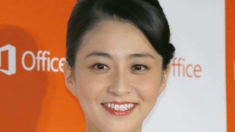 Japão lamenta a morte de ex-apresentadora que mostrou sua luta contra o câncer