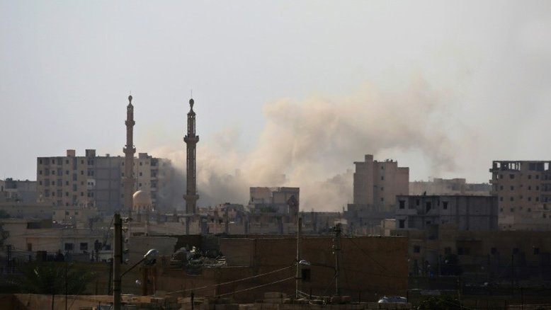 Estado Islâmico é cercado na cidade síria de Raqa