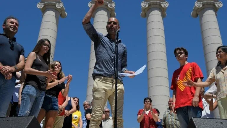 Grande concentração pró-independência para apoiar o referendo na Catalunha